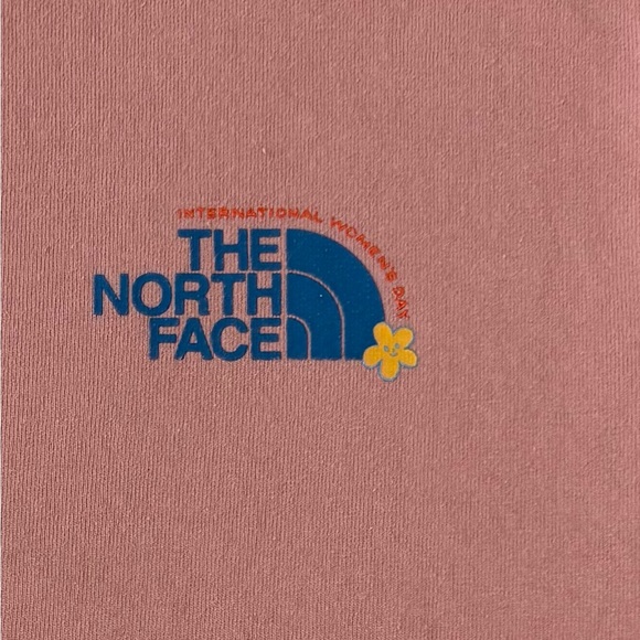 The North Face International Women’s Day Graphic T-shirt Pink Plus Size 3X - Picture 6 of 7